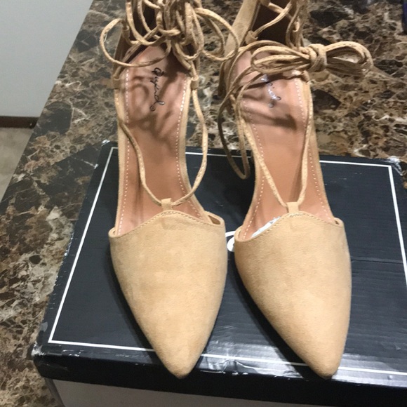 Shoes - Picture 2 of 3